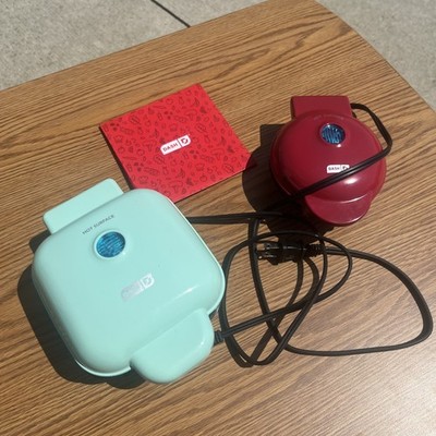 Dash Heart Mini Waffle & Portable Egg Bite Maker with 4 Silicone Molds Bundle