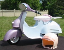OG Girl Our Generation Bambola Triciclo Scooter Casco Ciclomotore Vespa Motociclo