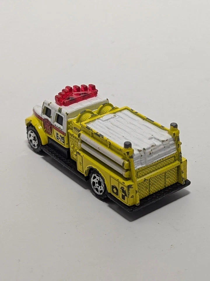 1998 Matchbox Mattel International Pumper - Image 3 of 4