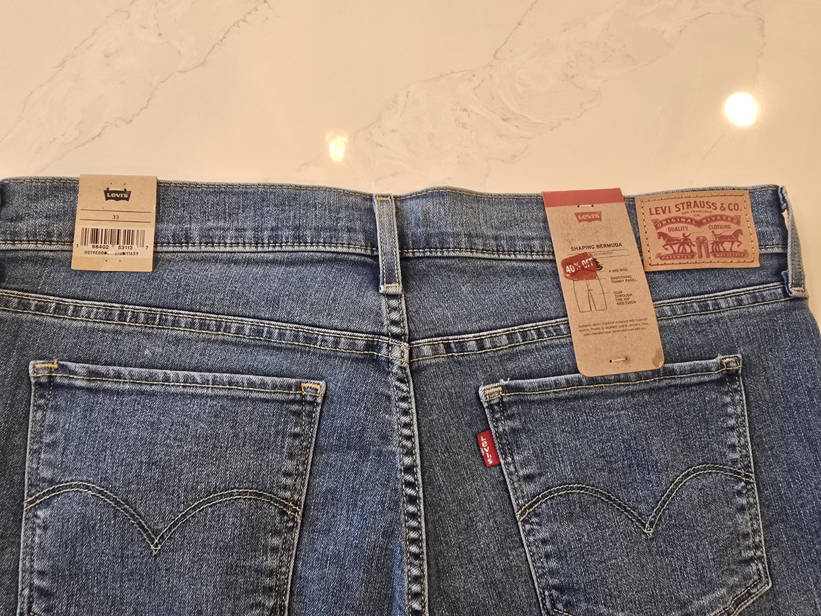 Levi Shaping Bermuda Shorts Womens size 33 thumbnail 3