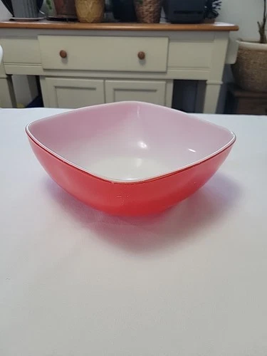 Vintage PYREX   FREE SHIPPING Rounded Corner Square  Bowl  525B RED  2.5 QT.