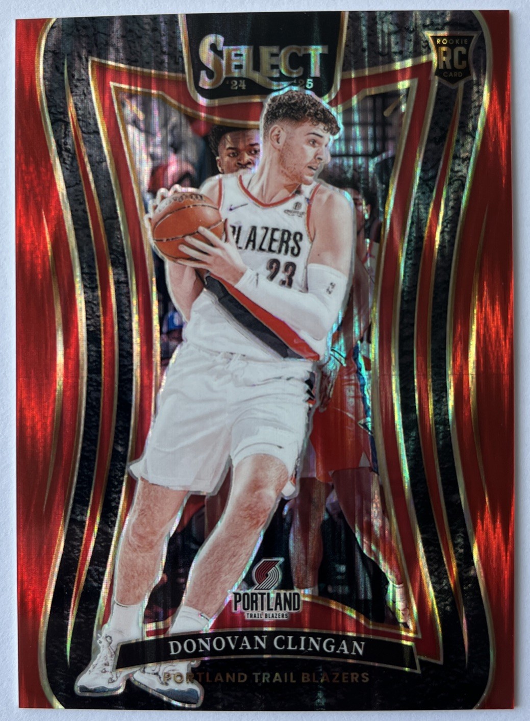 2024-25 Panini Select Donovan Clingan Red Flash Prizm #’d /299 Mezzanine RC #390