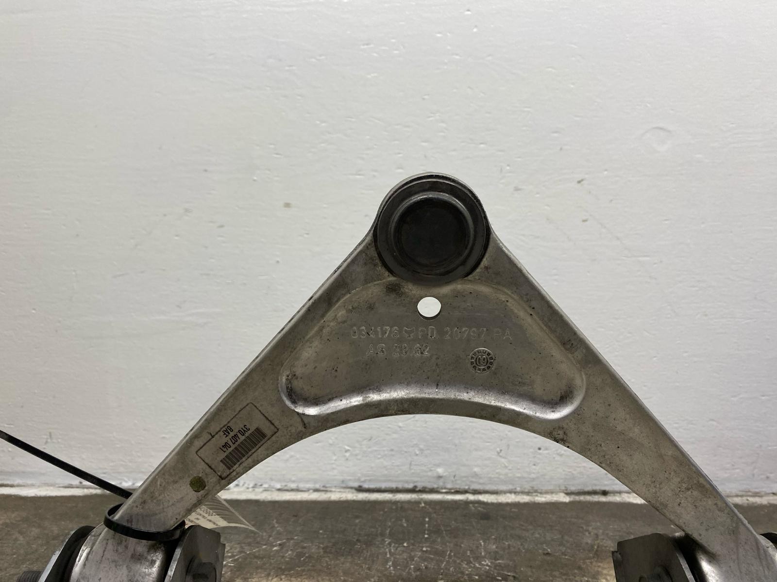 Bentley Mulsanne 2010-2020 Front Left Upper Control arm P/N 3Y0407041