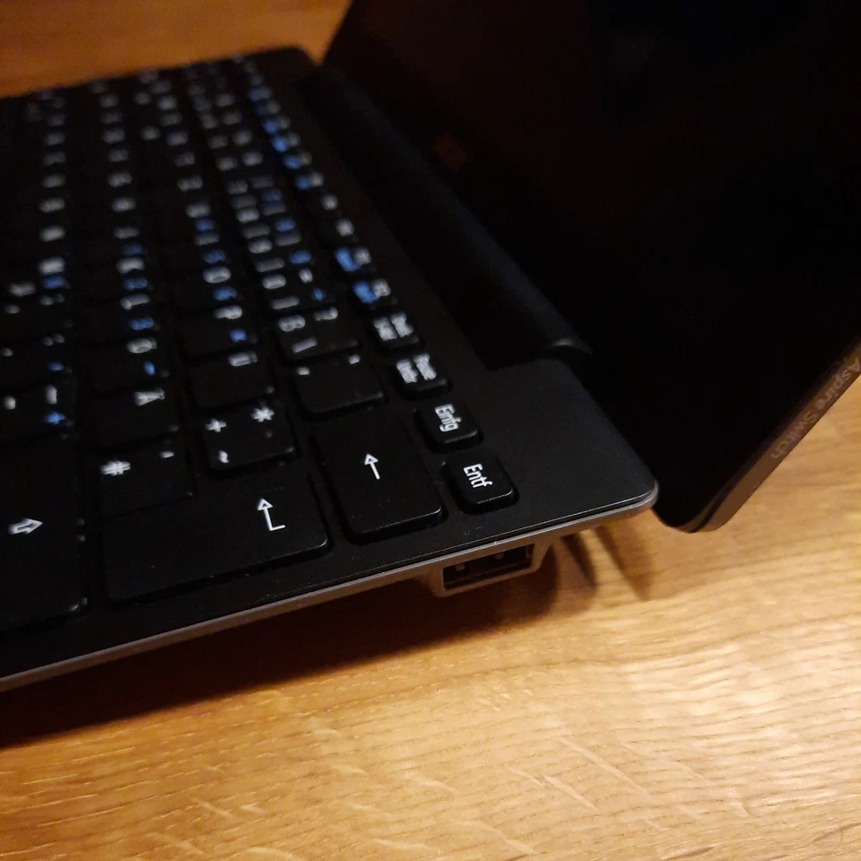 Acer Aspire Switch 10 E Tablet Laptop Kombi Touch Intel Atom - Bild 3 von 4