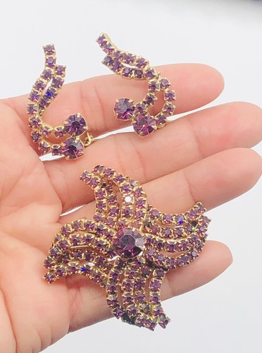 Vintage JULIANA/KRAMER/BIANCO? Set spille e orecchini fiori strass vetro viola - Foto 4 di 15