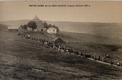 CPA LA FONT SAINTE CANTAL 15 LA MONTÉE DE LA VIRGE