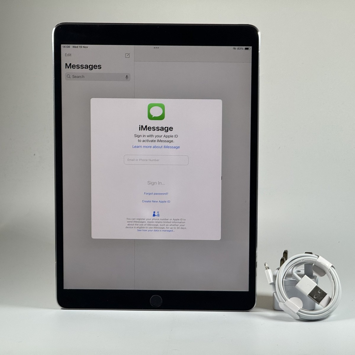 Apple iPad Pro 1st Gen. 64GB, Wi-Fi, 10.5 in - Space Grey for sale