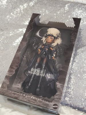 2023 Monster High Puppe RuPaul Dragon Queen Mattel HRP91 Neu OVP Top Zustand