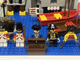 LEGO Pirates: Skull Island (6279)