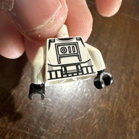 LEGO Star Wars: V-19 Torrent (7674)- wrong torso 