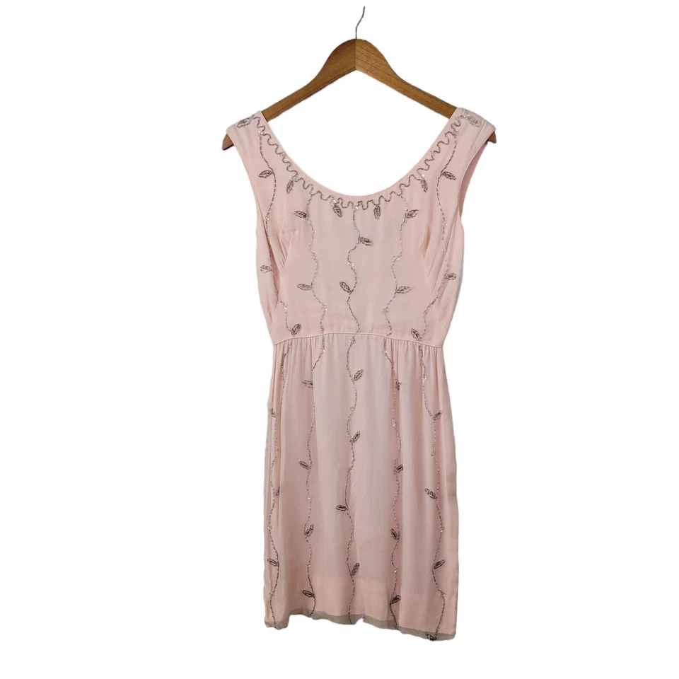 Vestido Vintage Anos 50 Anos 60 Tamanho XXS/XS Pinup Frisado Rosa Seda Chidlffon Mini Noite - Imagem 2 de 4