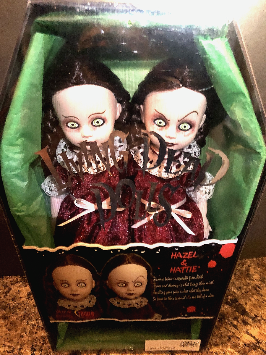 Living Dead Dolls Hazel & Hattie 2000 factory-sealed in coffin box