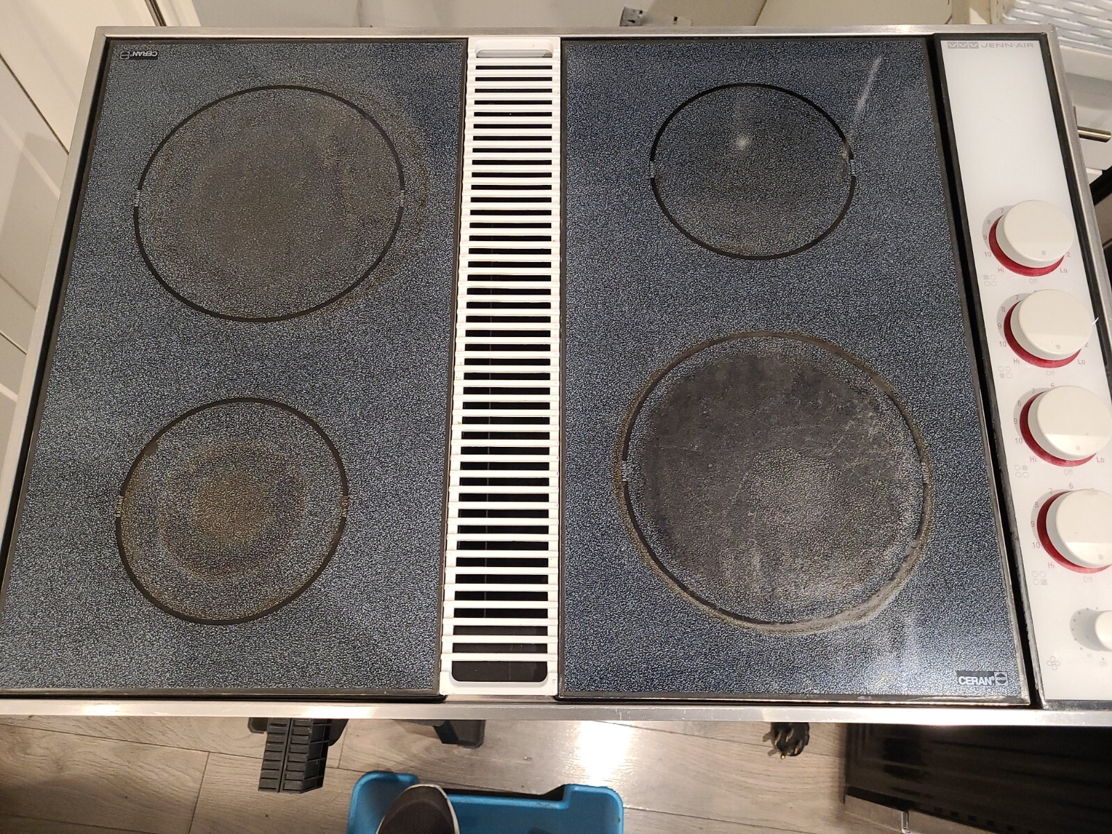 JennAir Electric Cooktop with downdraft Radiant elements Model