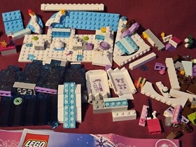 LEGO Disney: Elsa's Sparkling Ice Castle 41062 Complete w 3 Minifigures & Manual