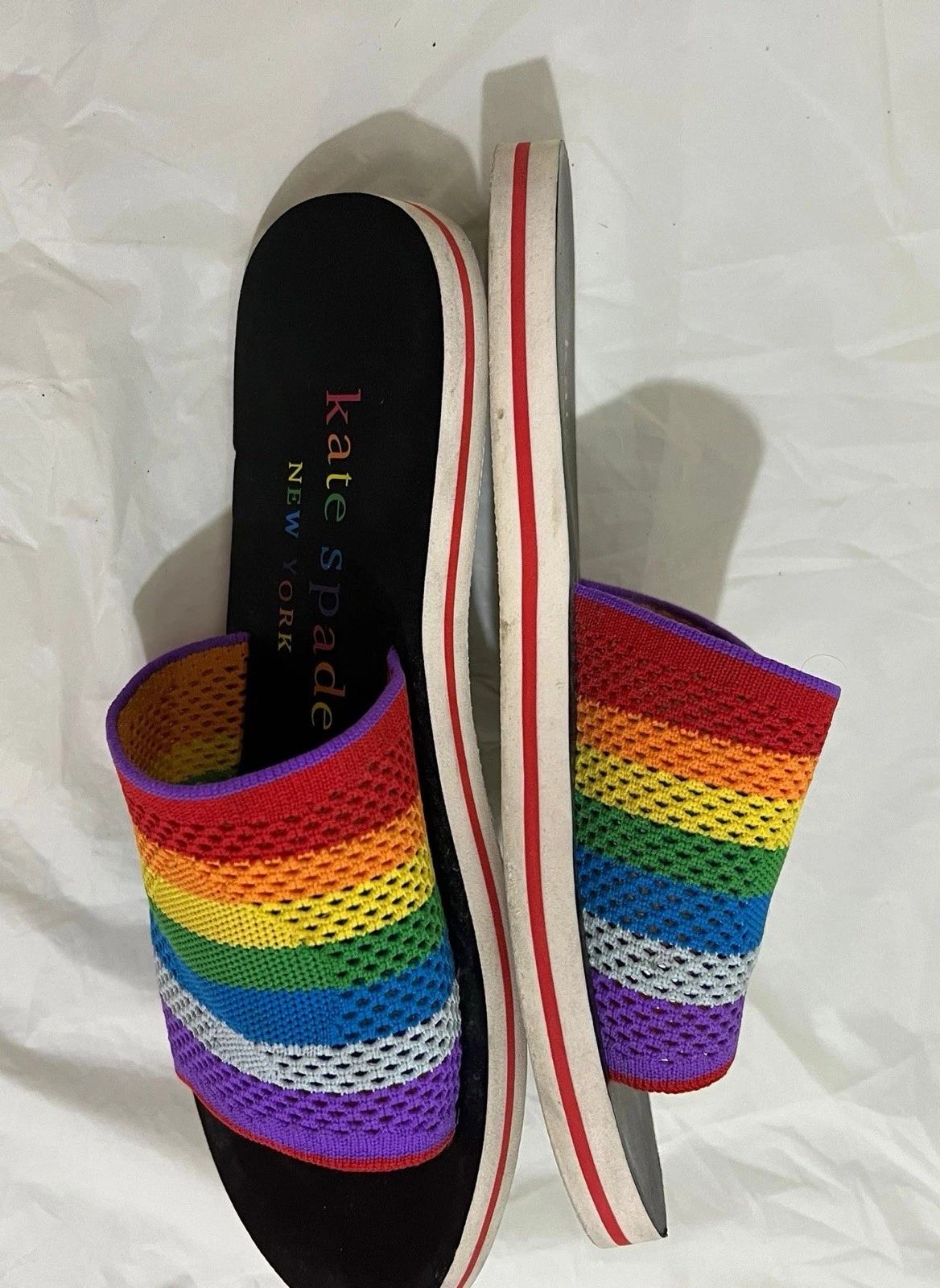 Sandali Kate Spade NY 7 Rainbow Pride tessuto leggero a righe slide spettro