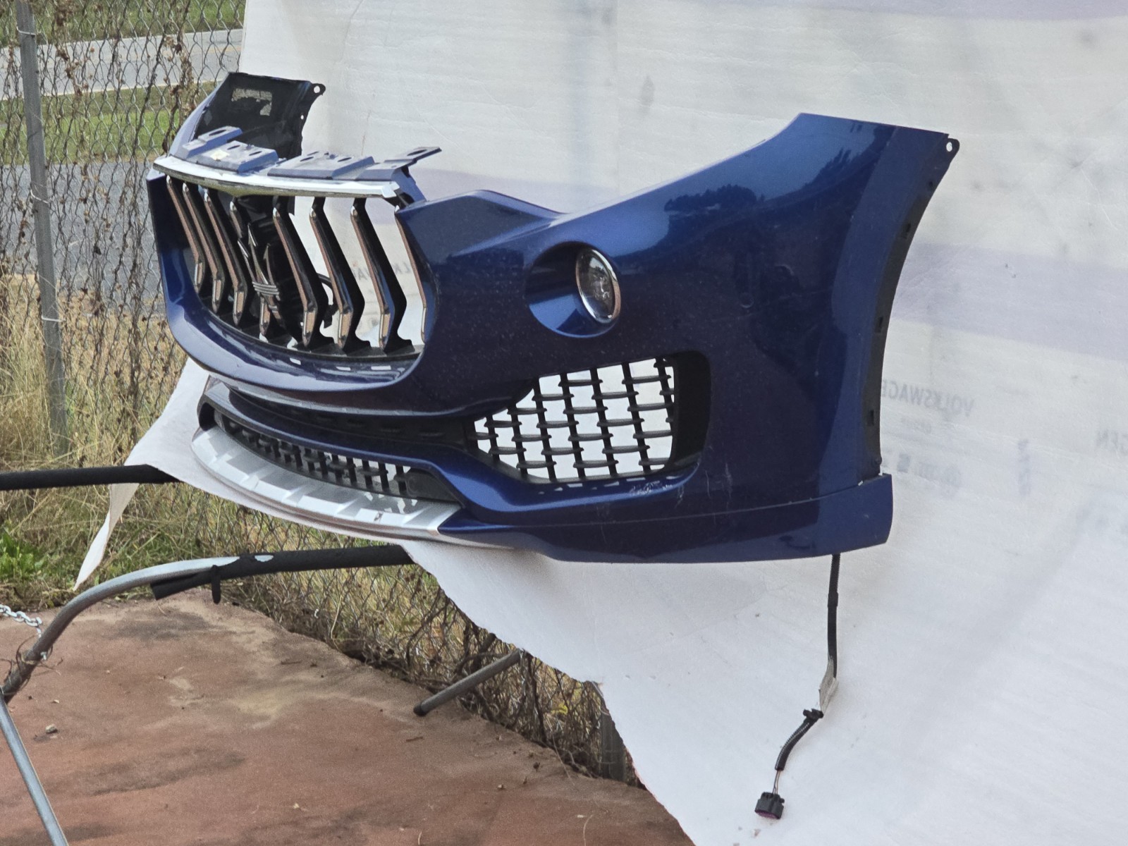 2017-2024 MASERATI LEVANTE FRONT BUMPER COVER OEM 