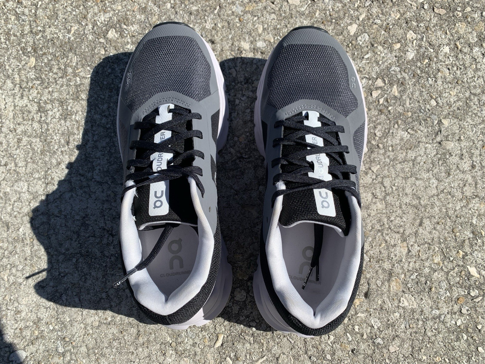 Size 7.5 - On Cloud Cloudrunner Eclipse Black Run… - image 10