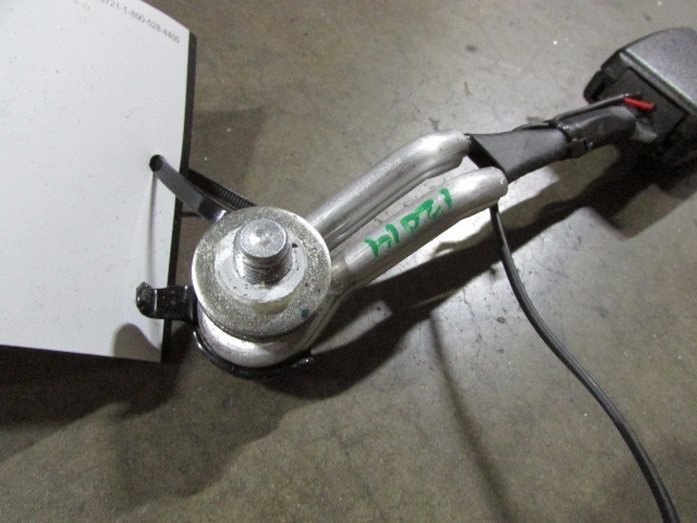 Maserati Granturismo, LH/RH, Left&Right Rear Seat Belt Receiver, Used 80087100