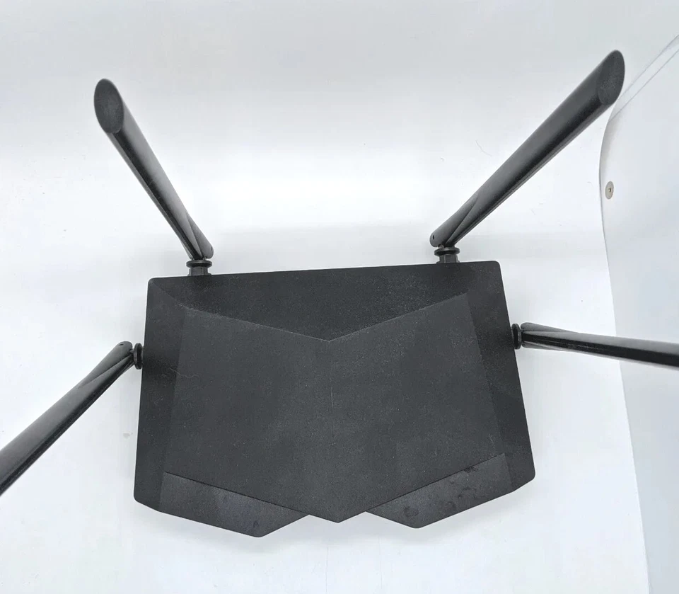 Tenda AC1200 Smart Dual-Band Wi-Fi Router - Model: AC6 ONLY ROUTER INCLUDED - Image 3 of 4