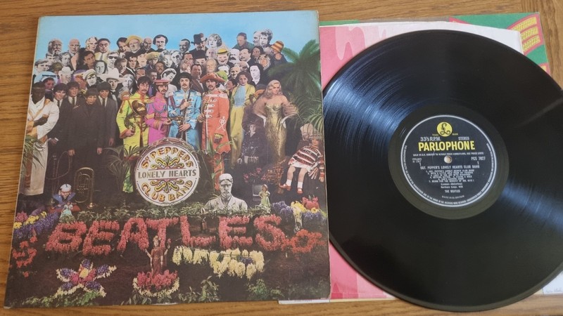 THE BEATLES - Sgt Pepper LP First UK Pressing Parlophone PCS 7027 Stereo 1967