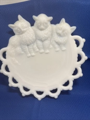 VTG Westmoreland Milk Glass Trio Kitten Cat Plate 8" Scalloped Lace Edge