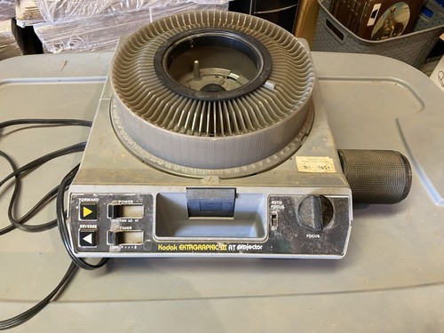 Ektagraphic III ATS Slide Projector - Thumbnail 2