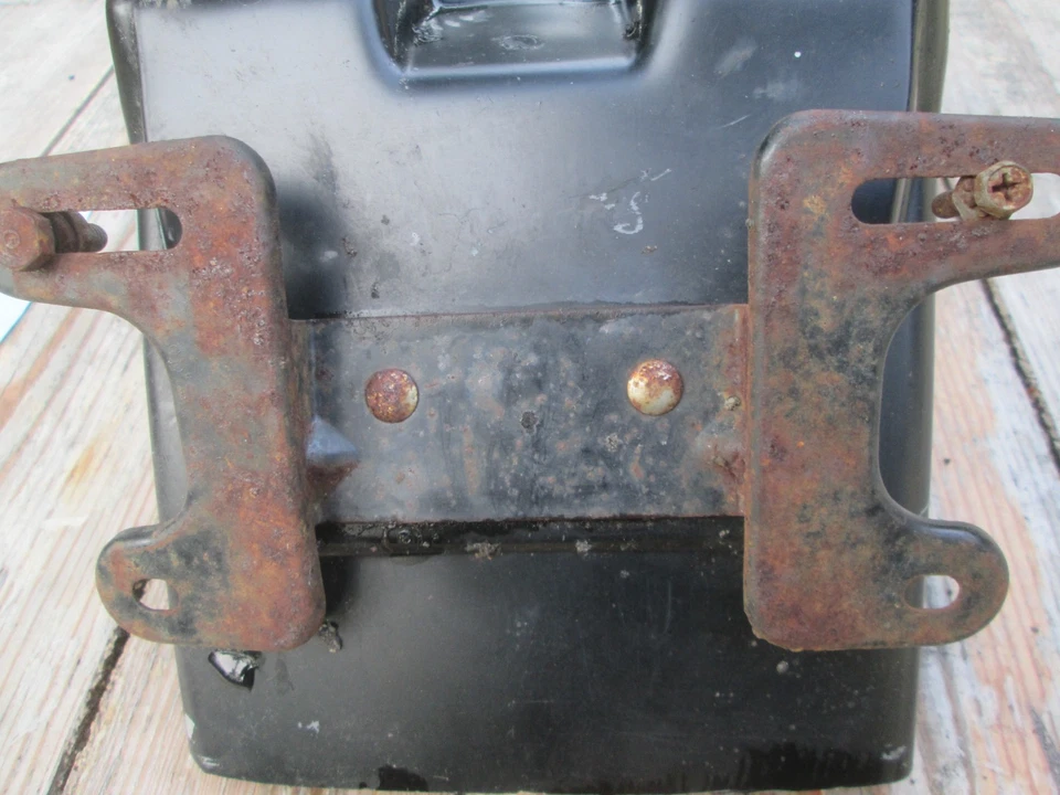 Guardabarros trasero Super Sport OEM 1979-1983 CB750F / 900F / 1100F A 80100-445-671ZA Foto 2 de 4