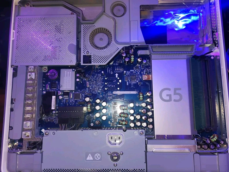 Apple iMac G5 17" A1058 2005 PowerPC G5 1.8GHz 512MB Ram No HD - FOR PARTS - Image 3 of 4