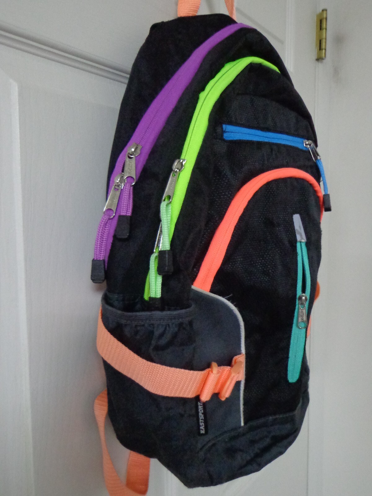 Eastsport Backpack Size Medium - image 2