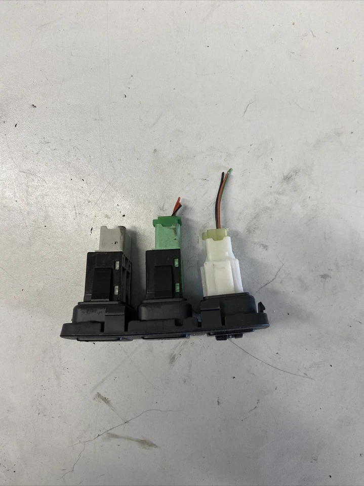 Interruptor de control de faros antiniebla Suzuki Swift Mk2 2005-2010 73312-62J00 Foto 3 de 3