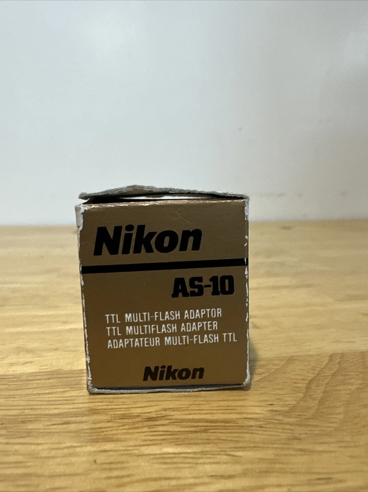 Nikon AS10 TTL Multi-Flash Adapter, Late - With Locking Pin Hole - Image 2 of 3