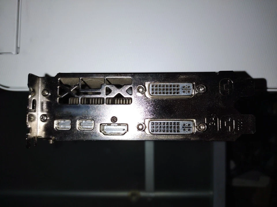 XFX AMD Radeon HD 6950 (HD-695X-CDDC) 2GB GDDR5 SDRAM PCI Express x16... - Image 4 of 4