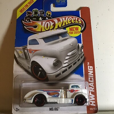 2013 Hot Wheels HW Racing HW Race Team Mig Rig 109/250 White (B3)
