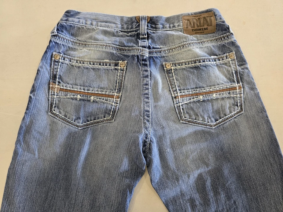 Pantalones de mezclilla Ariat para hombre talla 32/34 corte bota Foto 2 de 3