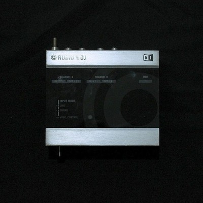 Native Instruments NI Audio 4 DJ USB Interface 24-bit/96kHz TRAKTOR