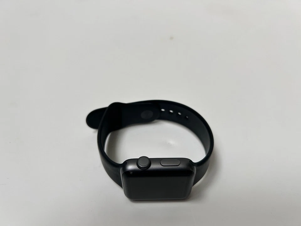 Apple Watch Series 2 42mm Space Grey, Bundle, Good Working Condition - Image 4 of 4