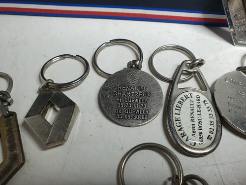 RENAULT VARIOUS KEYCHAIN LOT + BADGE,,,bourbon or others? kechain lh - Picture 10 of 12