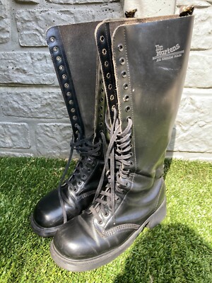 Dr Martens 1420 20 loch Gr 39 MIE