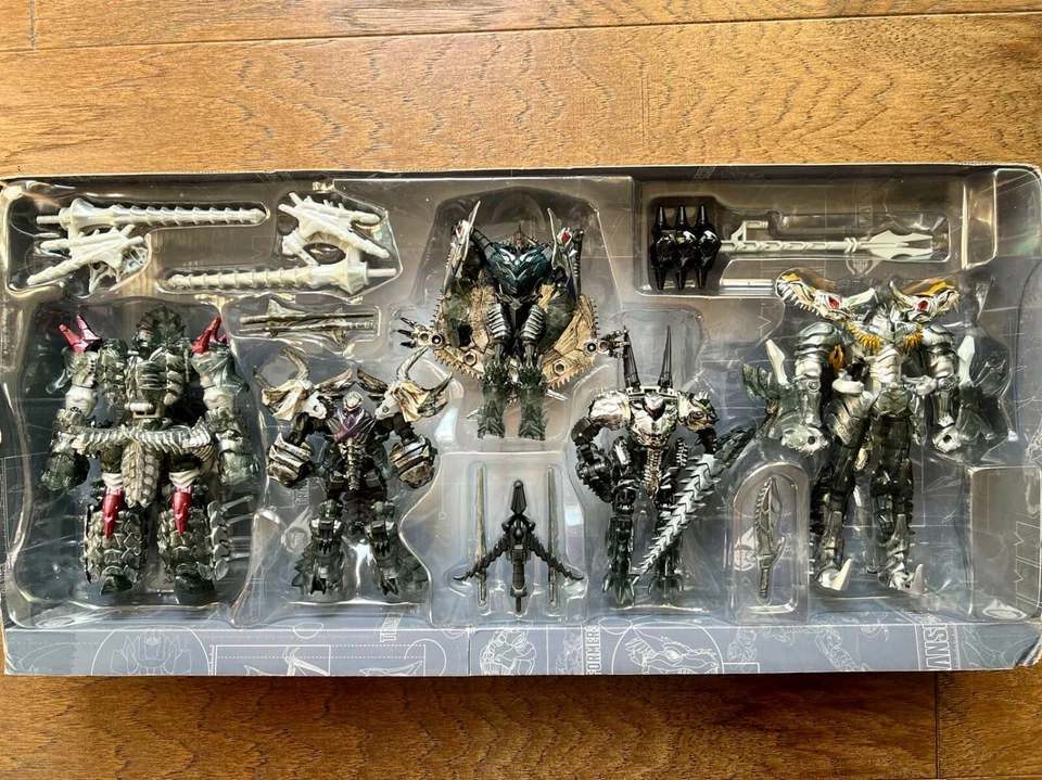 Hasbro Transformers Age of Extinction Dinobots Unleashed - Platinum Edition - Image 3 of 3