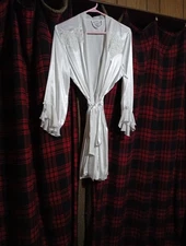 Linea Donatella Robe White Satin Sz S/M