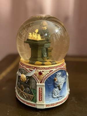 Harry Potter San Francisco Music Box Company Ron Weasley Wizard Chess Snow Globe