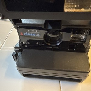 Polaroid 636 Close Up Instant Camera - untested