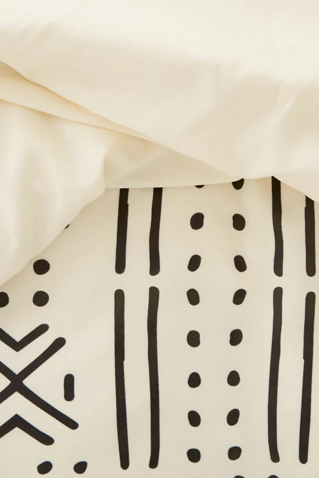 Nueva funda nórdica Urban Outfitters Holli Zollinger para DENY Geo Stripe Twin XL Foto 3 de 4