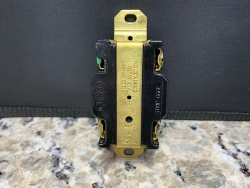 LEGRAND 20-Amp Turnlok Industrial Locking Outlet L1420RCCV3 NEMA L14-20R - Picture 5 of 7