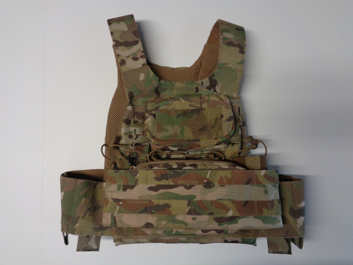 米軍　実物　AIRCREW MAN BODY ARMOUR キャリアプレート 米軍 実物 AIRCREW MAN BODY ARMOUR づき キャリアプレート