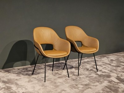 Freifrau Theia Armchair High | Skulpturales Design Esszimmerstuhl
