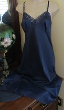 vintage size 36 VANITY FAIR MIDNIGHT BLUE mega LACE NYLON full slip NIGHTGOWN