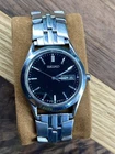 Vintage Seiko 7N43-9070 Men's Quartz Watch Black Dial Day Date Runs Great