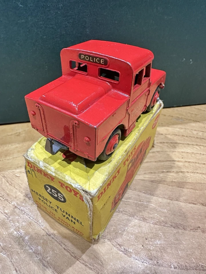 Dinky Toys Meccano MERSEY TUNNEL POLICE VAN 255 como nuevo original en caja y pintura Foto 2 de 4
