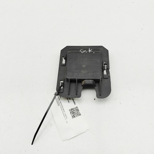 Blind spot radar bracket
